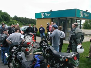 A pre-ride meeting makes sure everyone is on the same page.