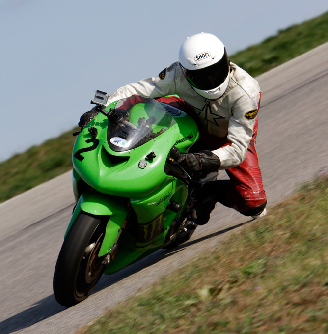 Body Position Tips for More Effective Cornering Riding in the Zone